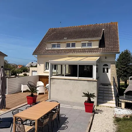 La Terrasse For 8 People - And Shops Within Walking Distance *